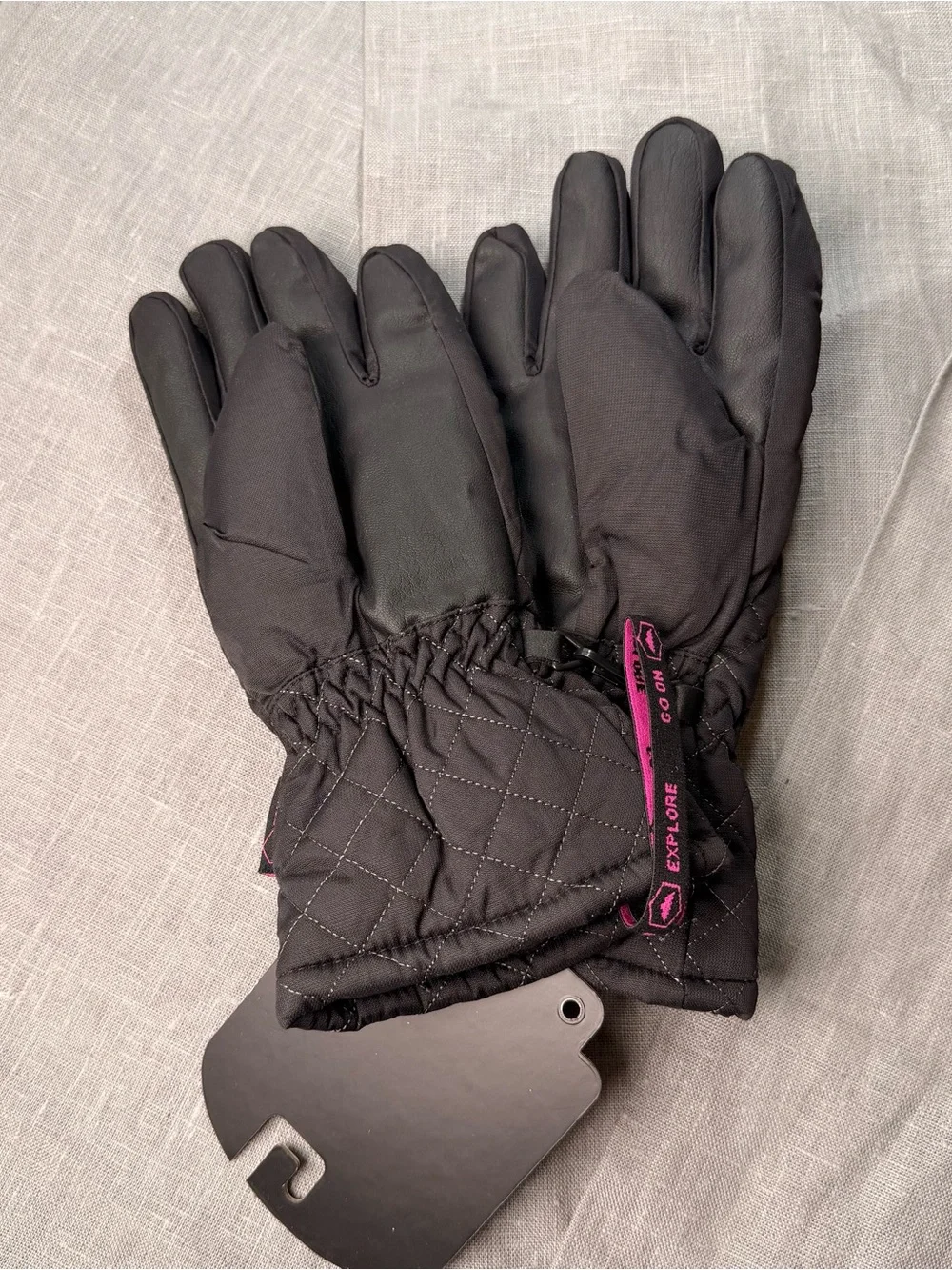 Tough Outdoors Winter Sports Gloves Size M Black Pink Wrist Leashes NWT